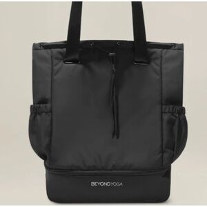 Beyond Yoga Convertible Gym Bag Black Backpack Adjustable Straps New Without Tag
